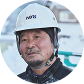 除雪現場でミニホイールローダを運用するお客様。