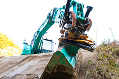 SK135SR-5 チルトローテータ搭載