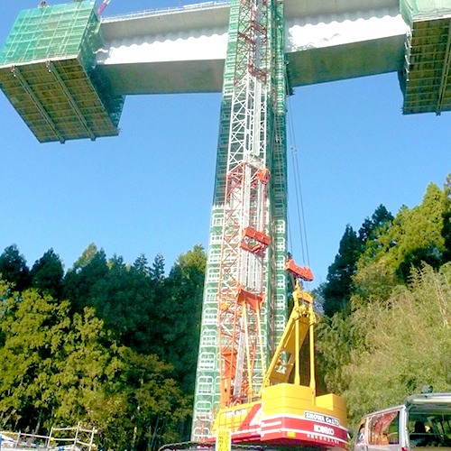 新東名高速道　臼子橋建設工事