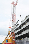 5階部分を建築中