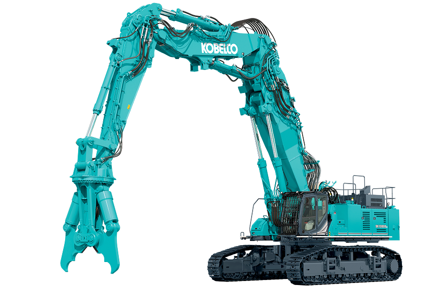 130t解体専用機を斜めから見た写真。バケットが左に、キャブが右に位置しています